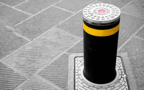 MECHANICAL BOLLARDS