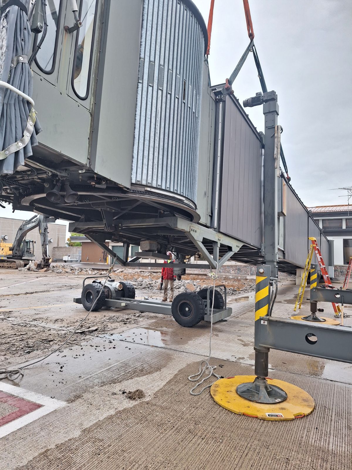 PASSENGER BOARDING BRIDGE INSTALLATION